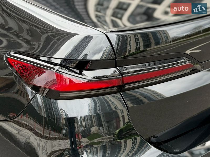 Седан BMW 7 Series 2024 в Києві