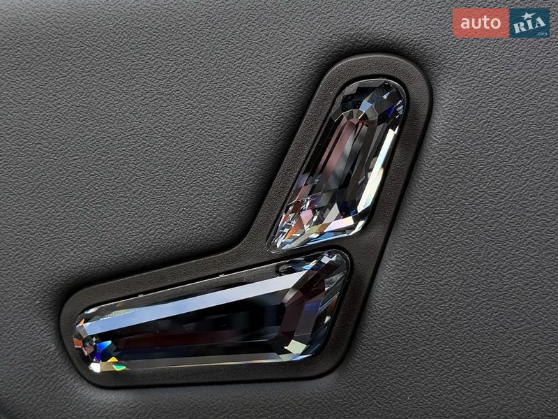 Седан BMW 7 Series 2024 в Києві