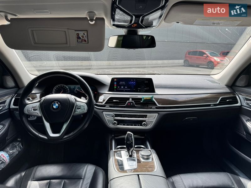 Седан BMW 7 Series 2018 в Киеве