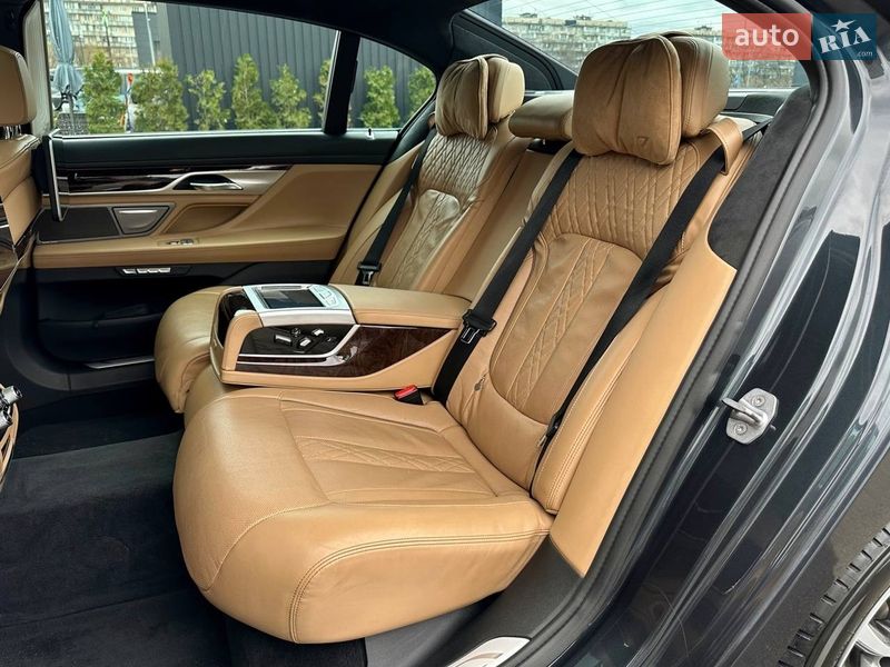 Седан BMW 7 Series 2015 в Киеве фото 55 Седан BMW 7 Series 2015 в Киеве