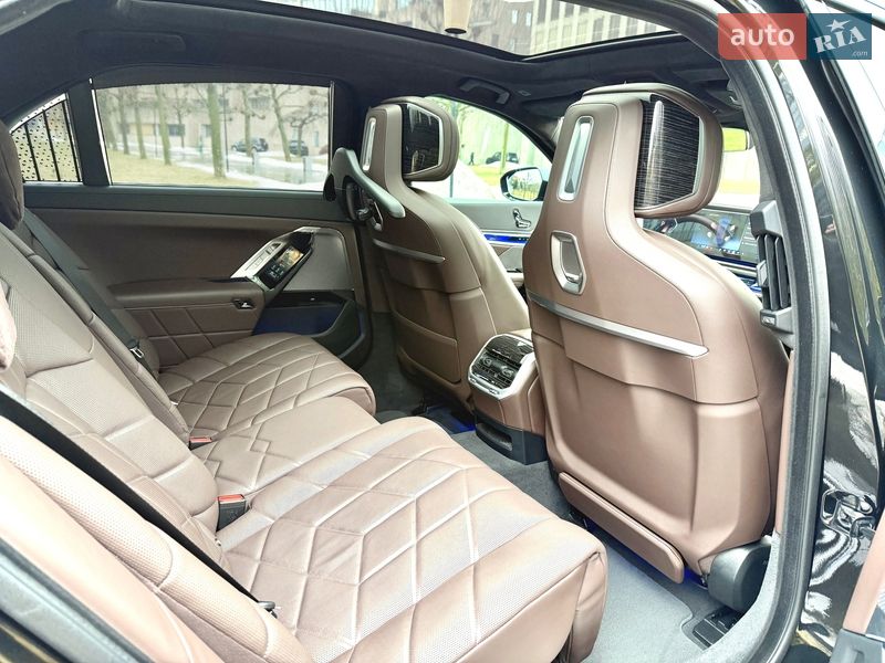 Седан BMW 7 Series 2023 в Києві