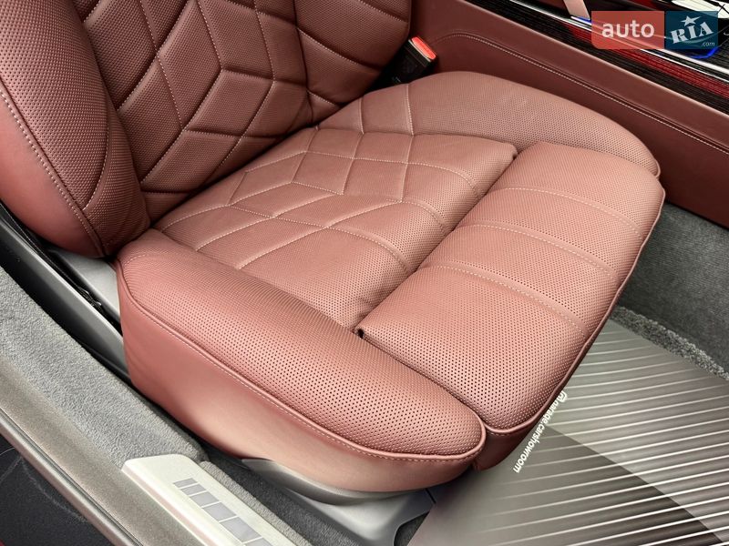 Седан BMW 7 Series 2024 в Киеве