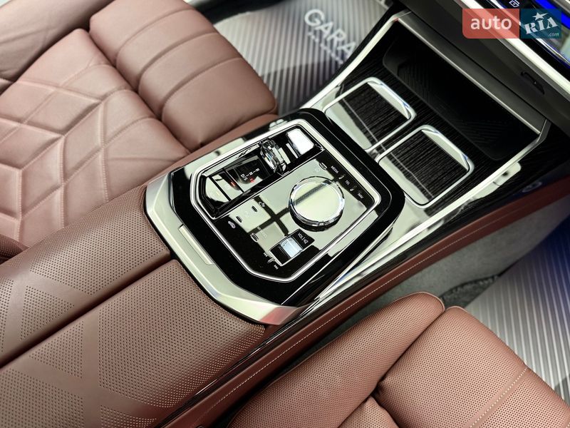 Седан BMW 7 Series 2024 в Киеве