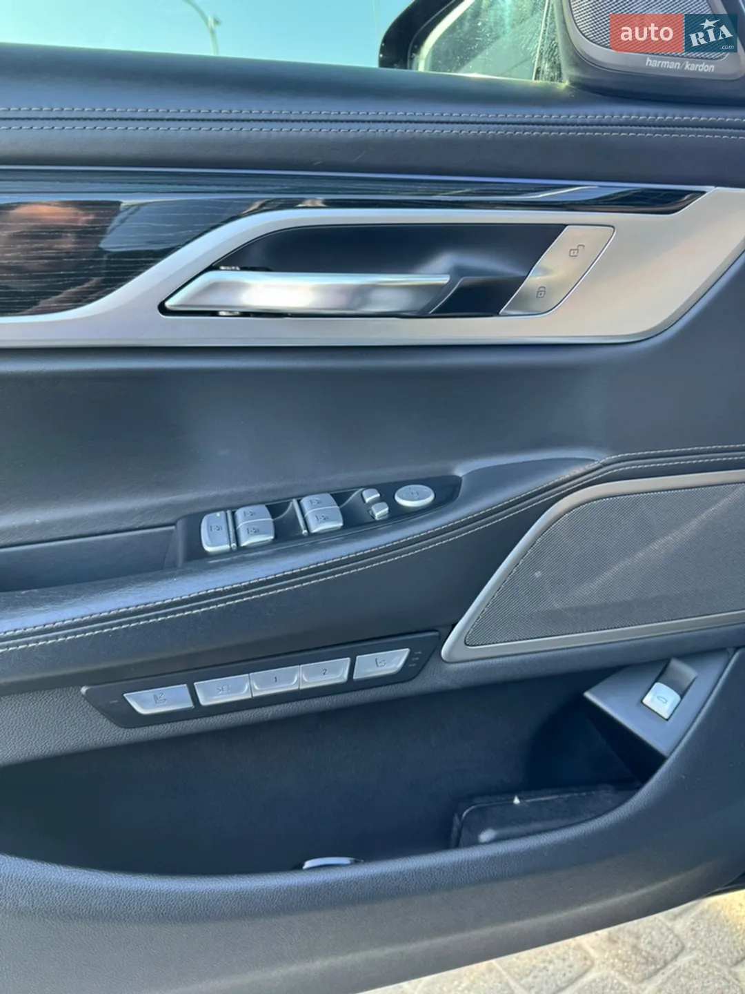 2017 BMW 7er - мініатюра 18