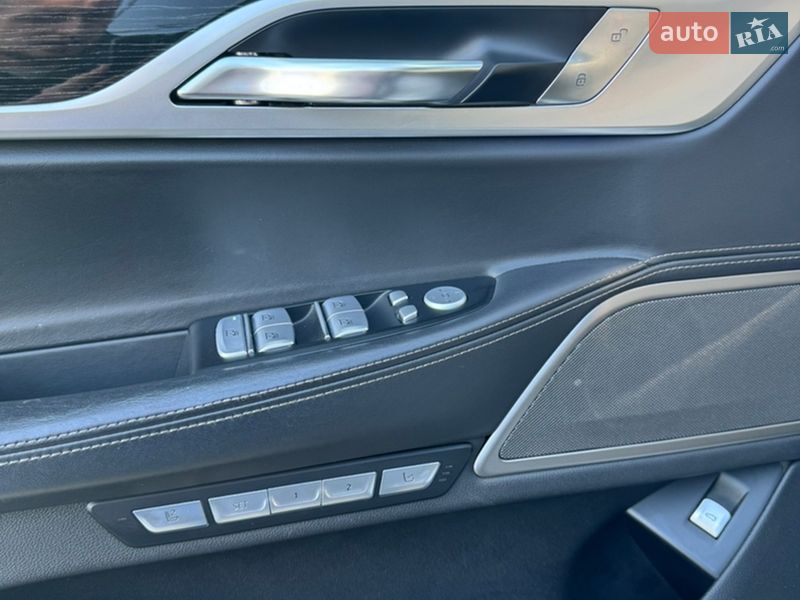 Седан BMW 7 Series 2017 в Львове