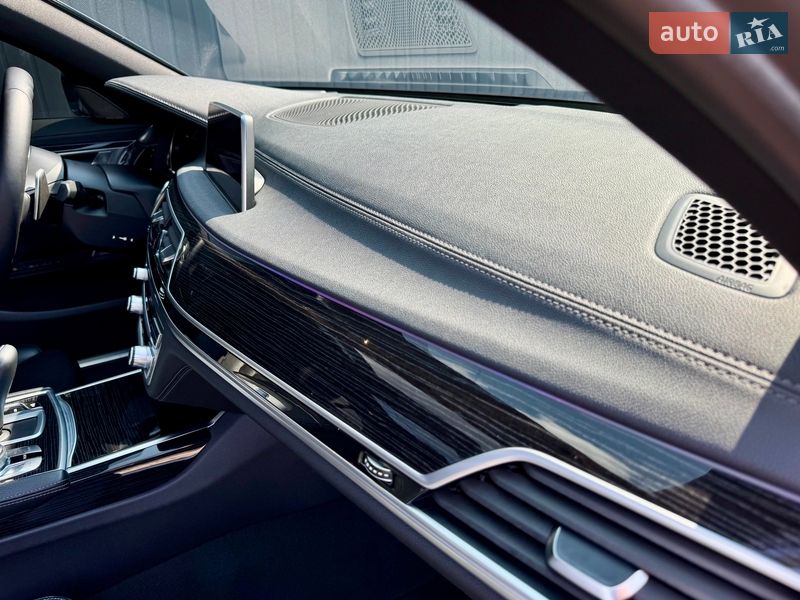 Седан BMW 7 Series 2018 в Києві