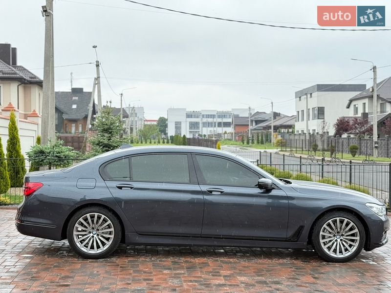 Седан BMW 7 Series 2015 в Ровно