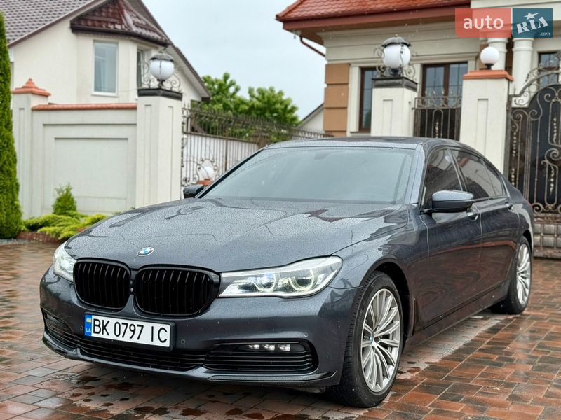 Седан BMW 7 Series 2015 в Ровно