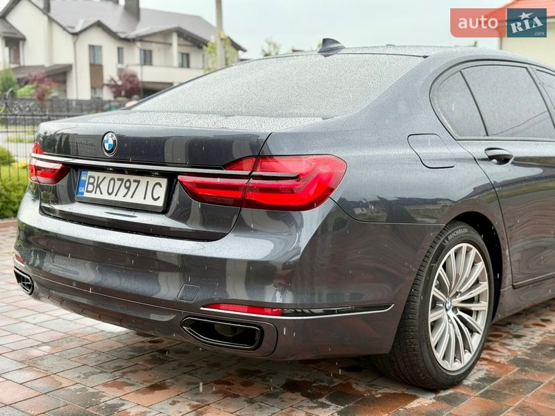 Седан BMW 7 Series 2015 в Ровно