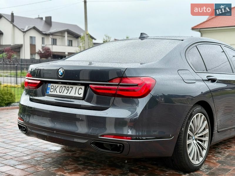 Седан BMW 7 Series 2015 в Ровно