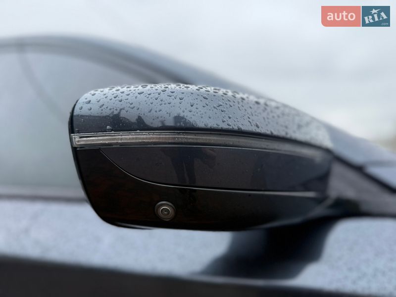 Седан BMW 7 Series 2015 в Ровно