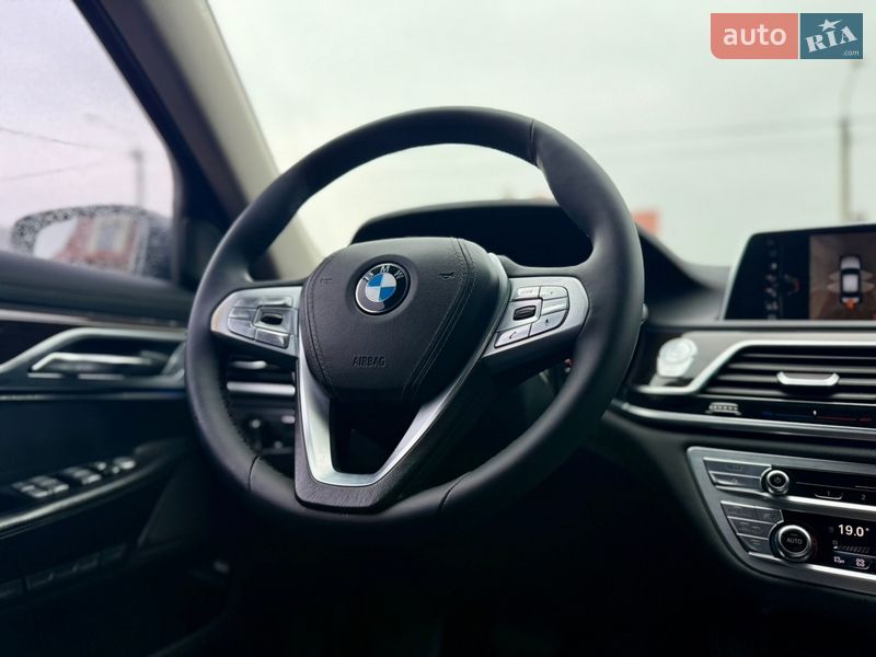 Седан BMW 7 Series 2015 в Ровно