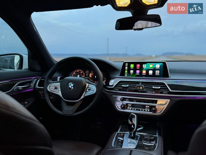 Седан BMW 7 Series 2017 в Дубні