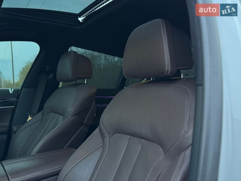 Седан BMW 7 Series 2017 в Дубні