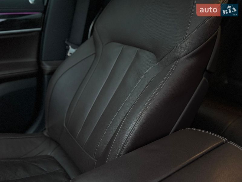 Седан BMW 7 Series 2017 в Дубні