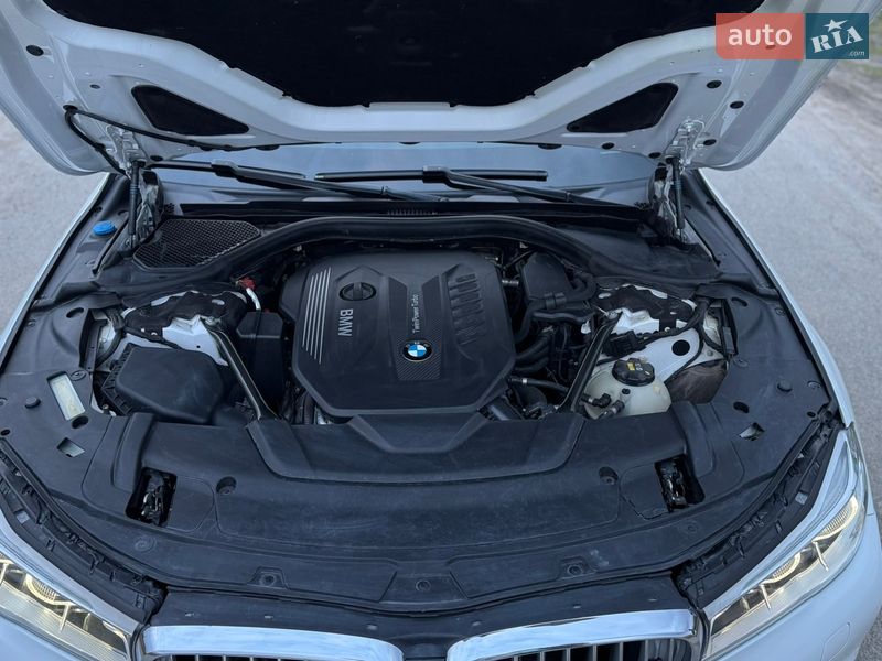 Седан BMW 7 Series 2017 в Дубні