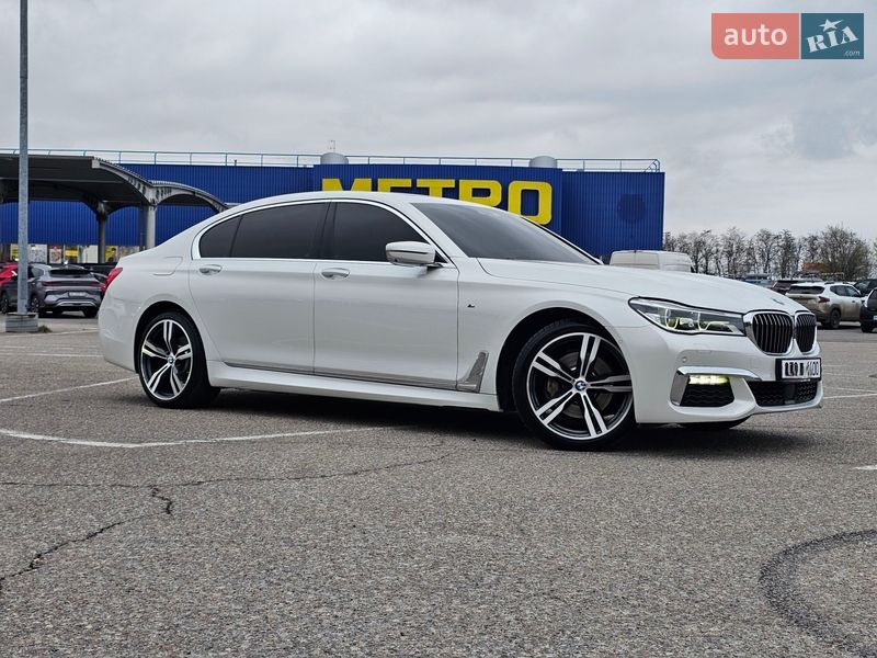 Седан BMW 7 Series 2018 в Новомосковске