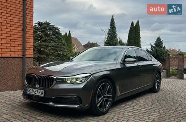 Седан BMW 7 Series 2015 в Ровно