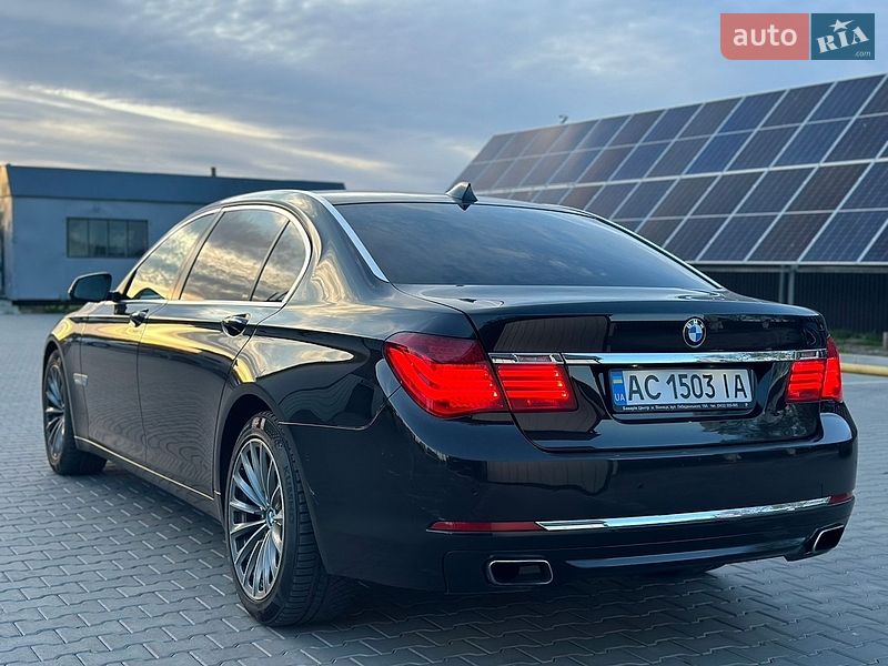 Седан BMW 7 Series 2013 в Владимире