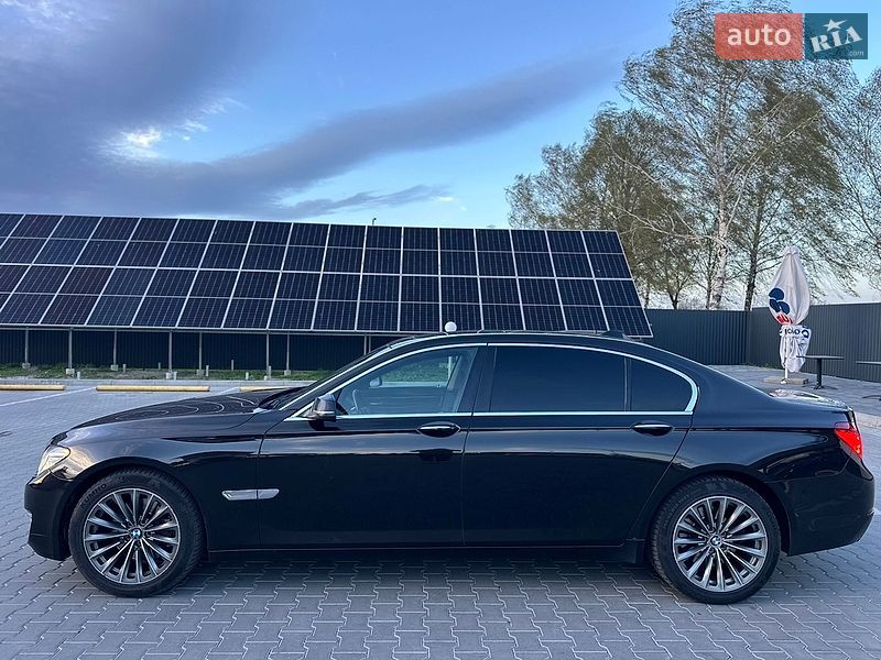 Седан BMW 7 Series 2013 в Владимире