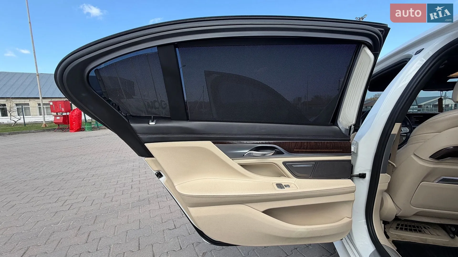 2015 BMW 7er - мініатюра 11