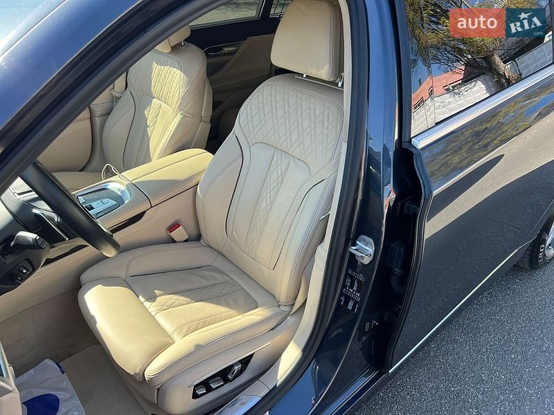 Седан BMW 7 Series 2016 в Киеве