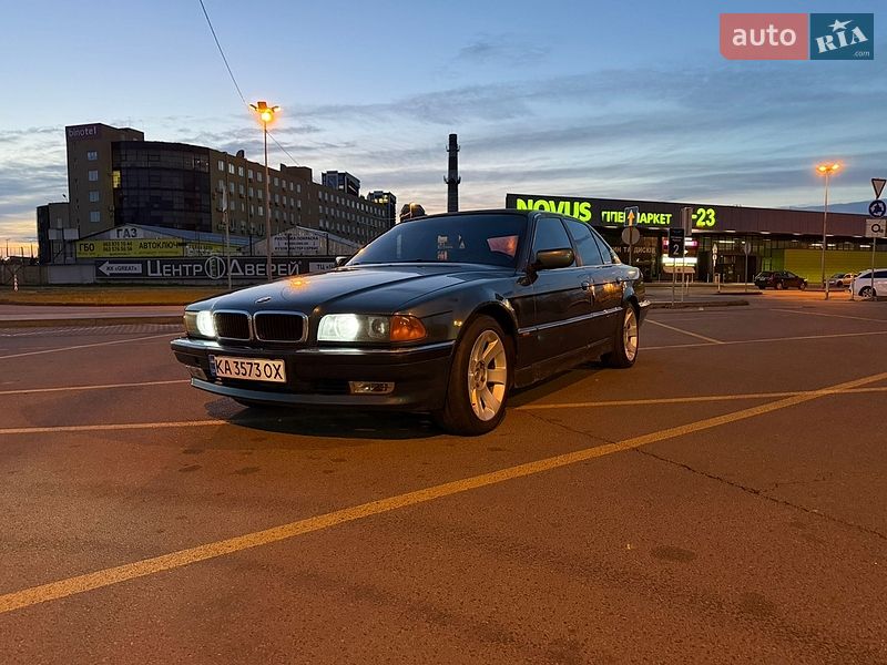Седан BMW 7 Series 1995 в Киеве