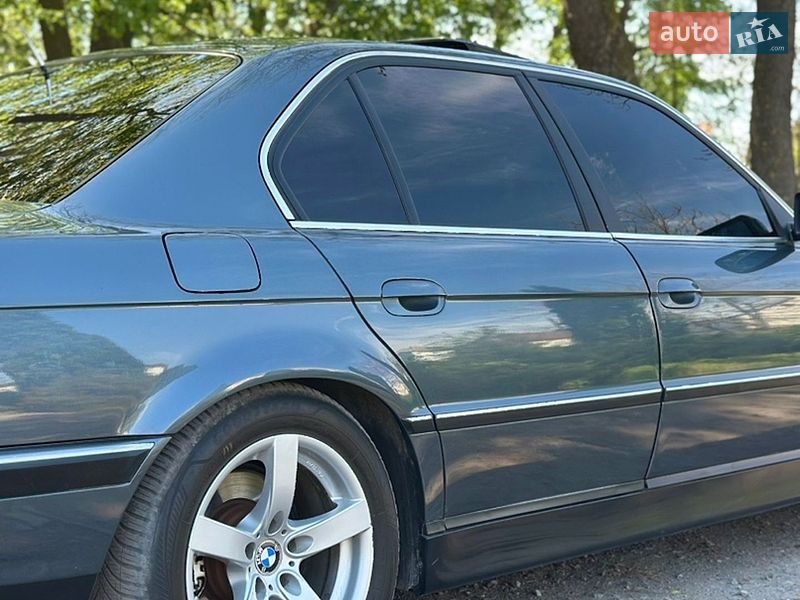 Седан BMW 7 Series 1999 в Дубно