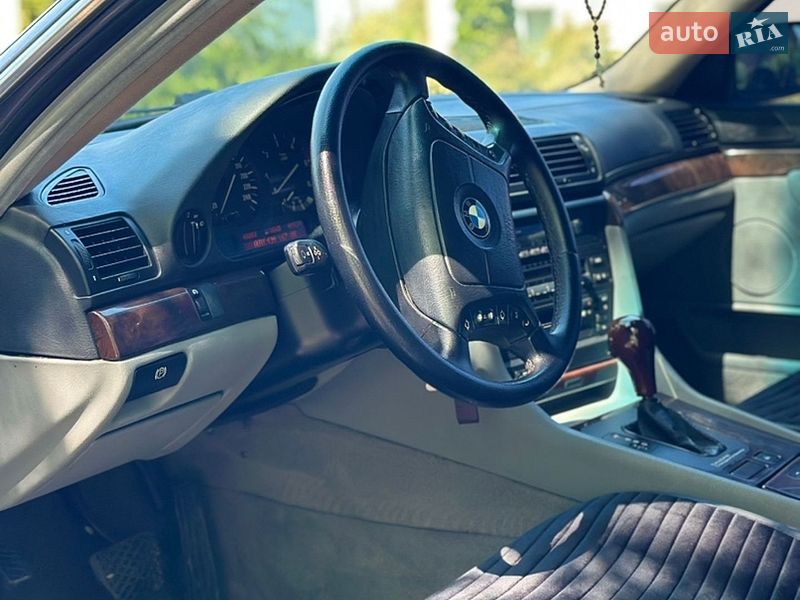 Седан BMW 7 Series 1999 в Дубно