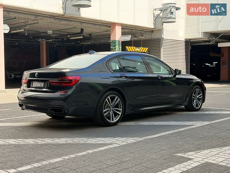 Седан BMW 7 Series 2015 в Киеве