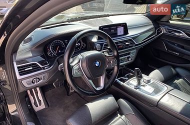 Седан BMW 7 Series 2017 в Львове