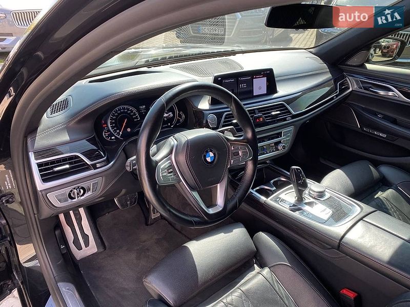 Седан BMW 7 Series 2017 в Львове