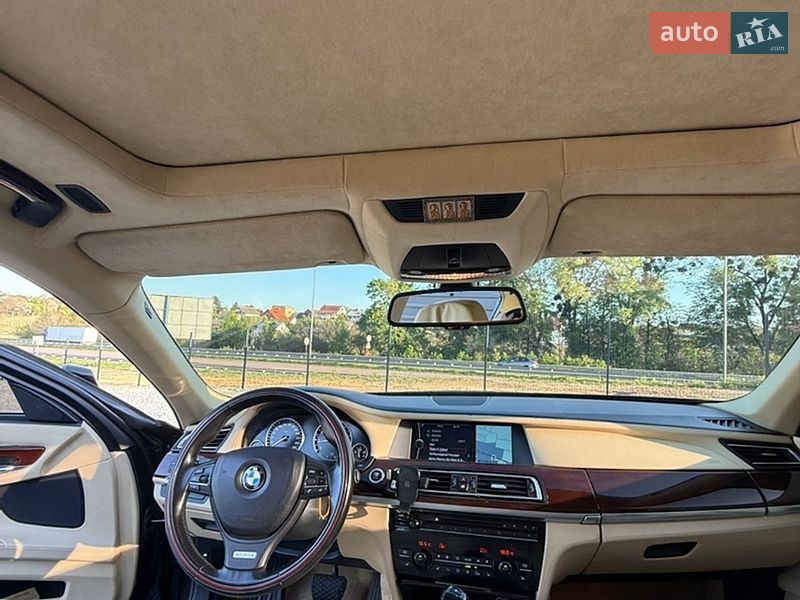 Седан BMW 7 Series 2010 в Ровно