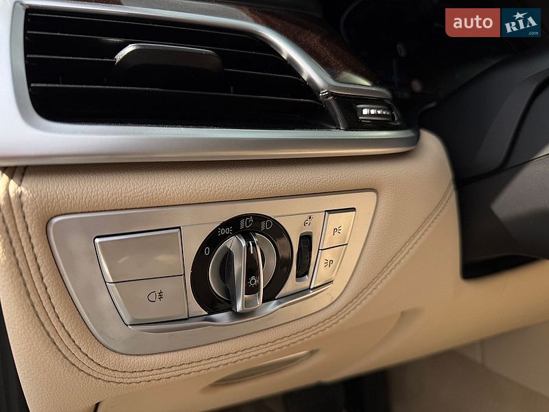 Седан BMW 7 Series 2020 в Вінниці