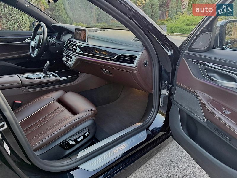 Седан BMW 7 Series 2021 в Виннице
