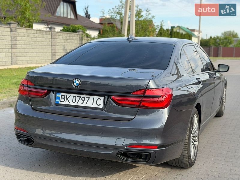 Седан BMW 7 Series 2015 в Рівному