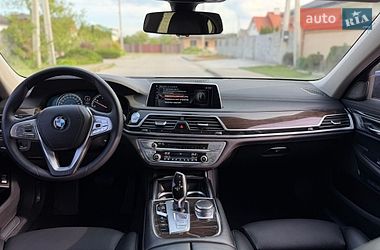 Седан BMW 7 Series 2015 в Рівному