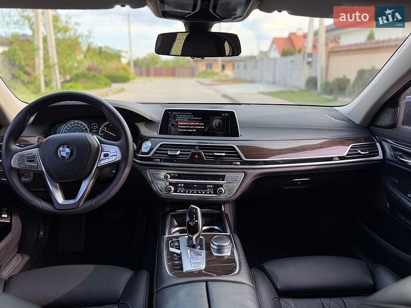 Седан BMW 7 Series 2015 в Рівному