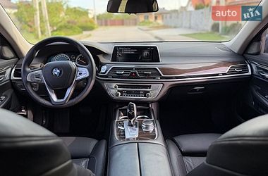 Седан BMW 7 Series 2015 в Рівному