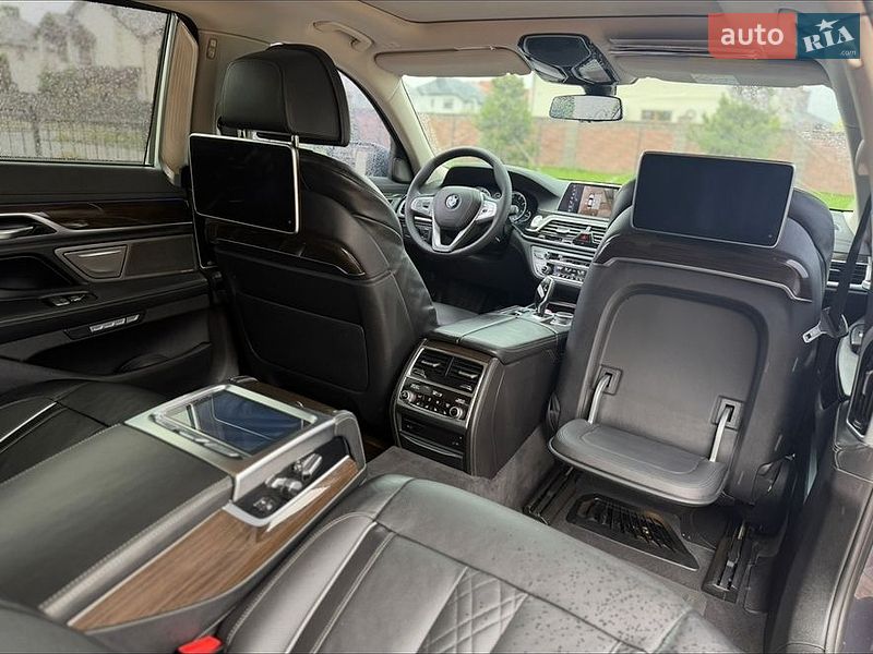 Седан BMW 7 Series 2015 в Рівному