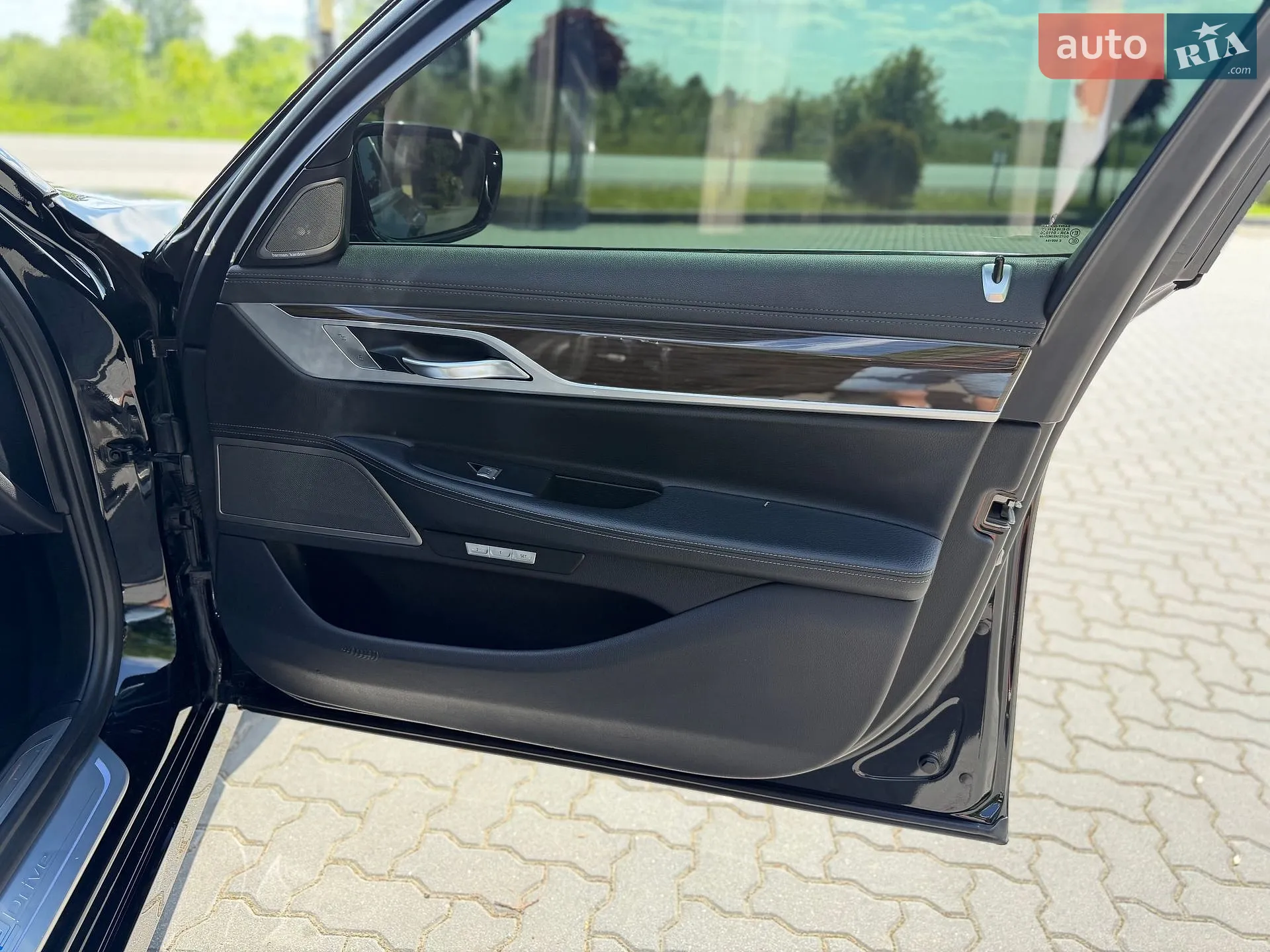 2017 BMW 7er - мініатюра 20