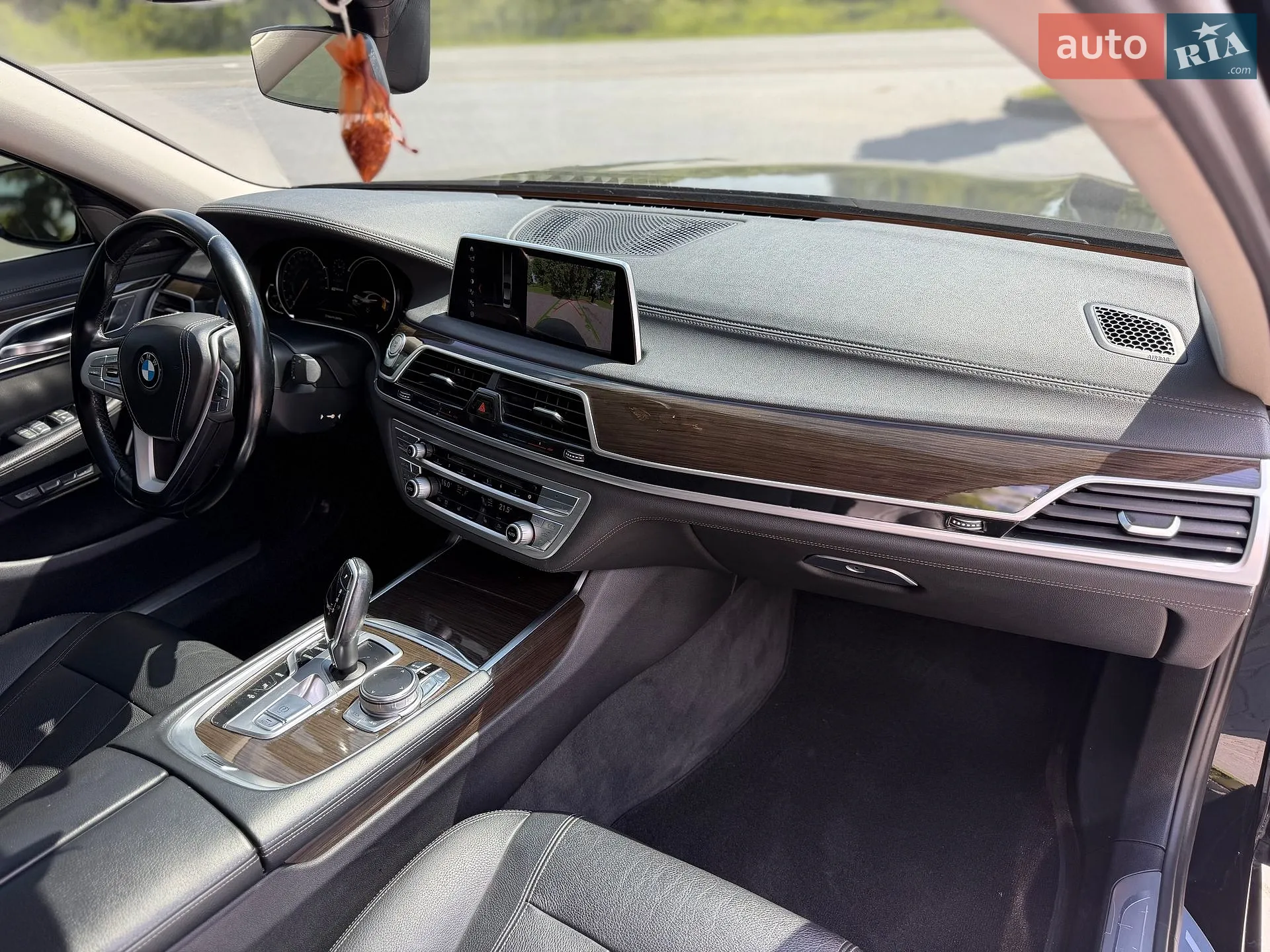 2017 BMW 7er - мініатюра 18