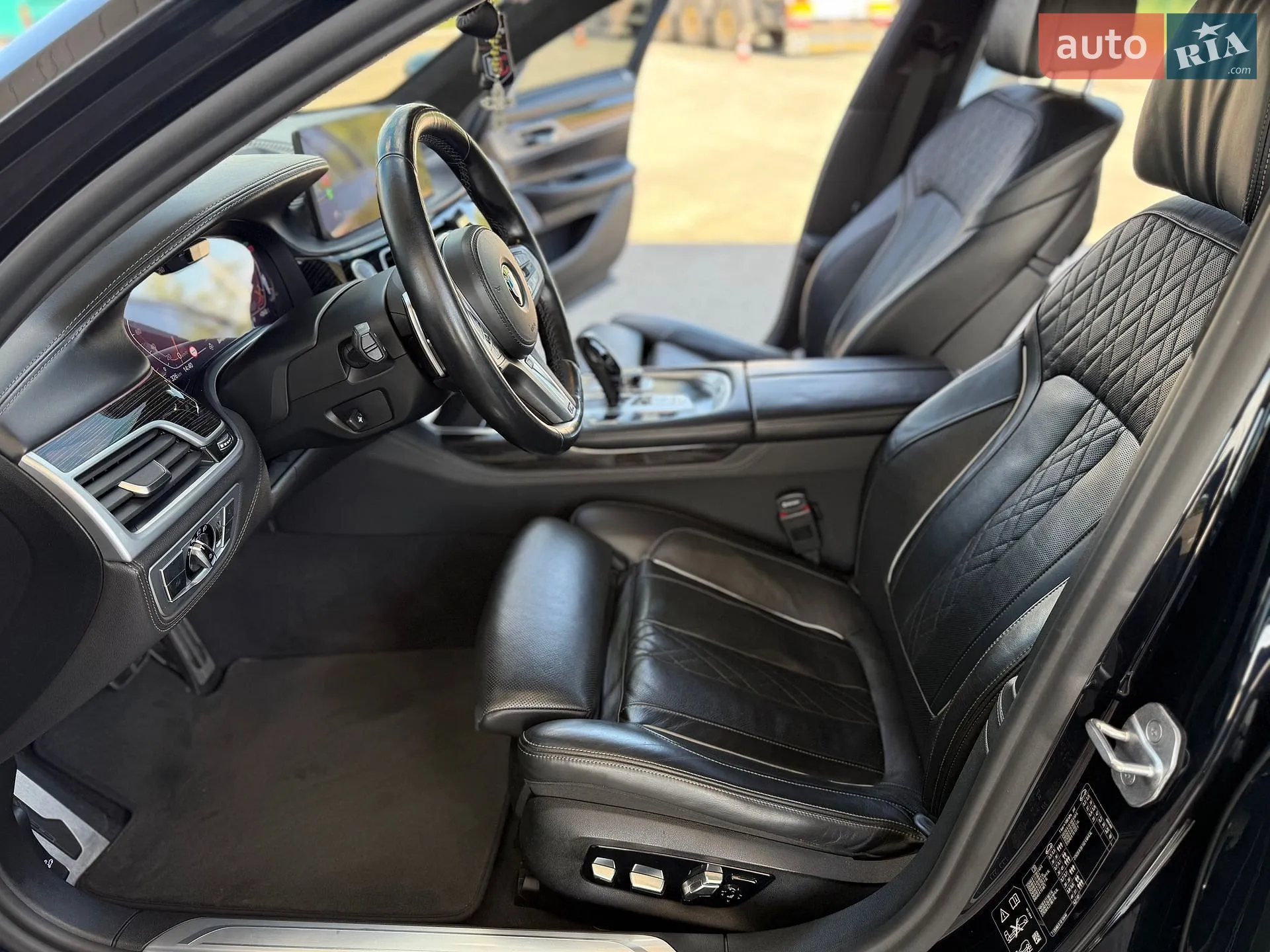 2020 BMW 7er - мініатюра 26