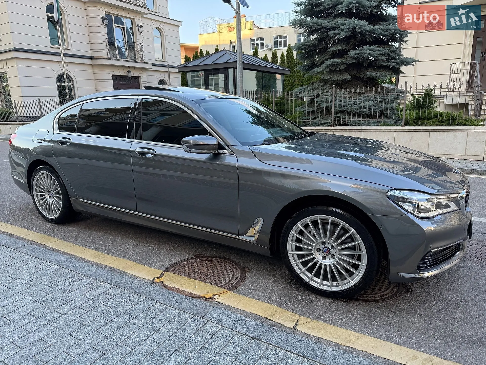 2017 BMW 7er - мініатюра 16