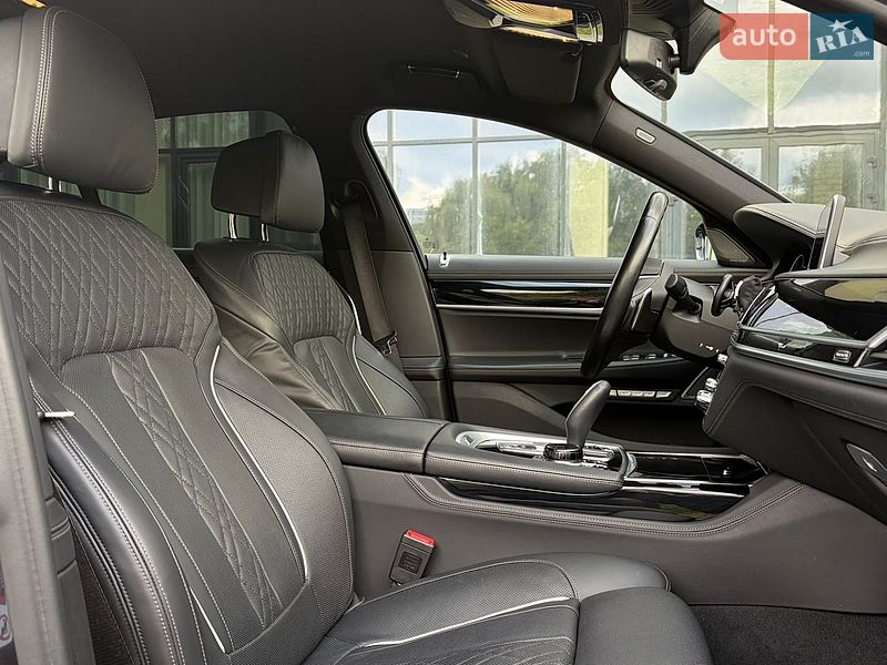 Седан BMW 7 Series 2017 в Ровно