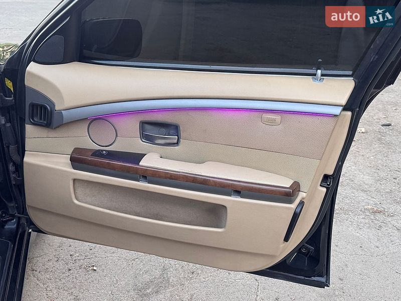 Седан BMW 7 Series 2004 в Кривом Роге