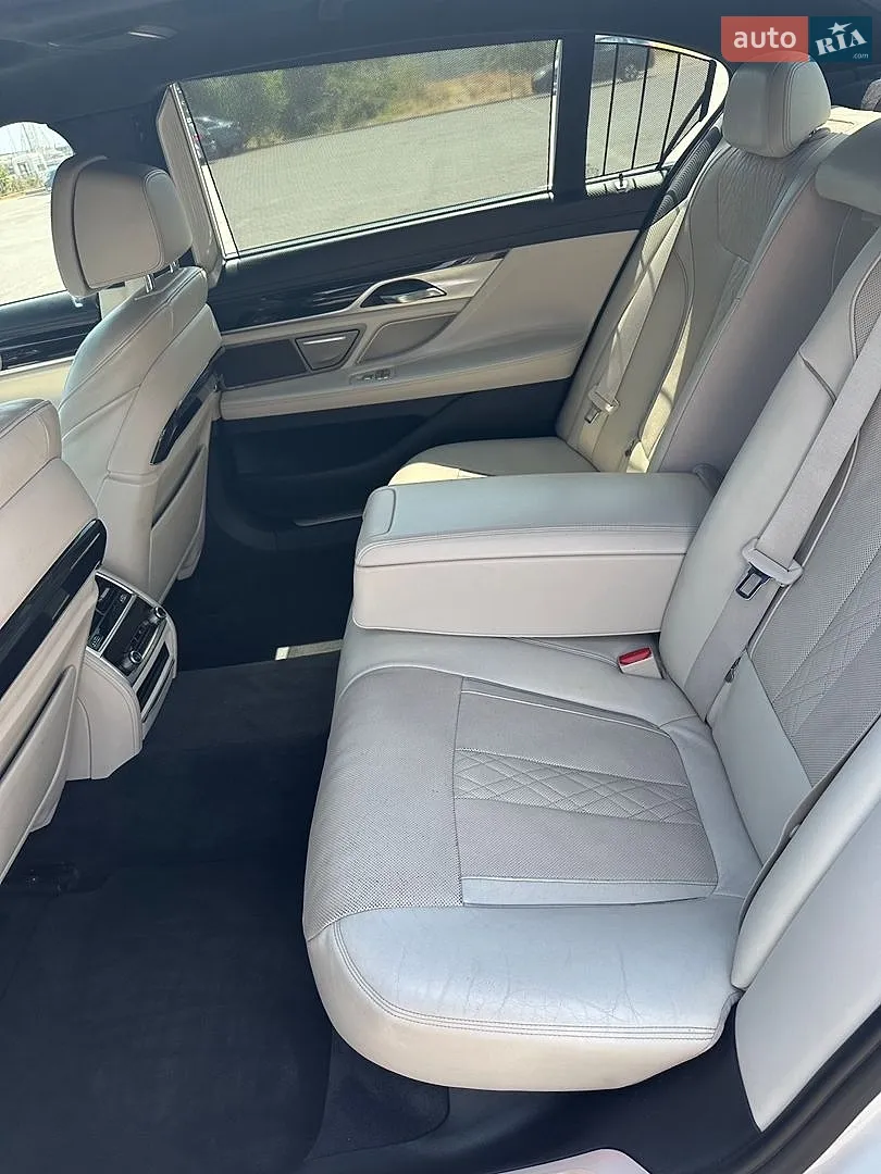 2015 BMW 7er - мініатюра 12
