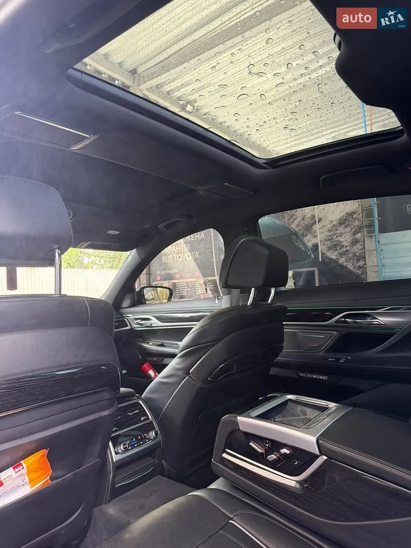 2017 BMW 7er - мініатюра 16
