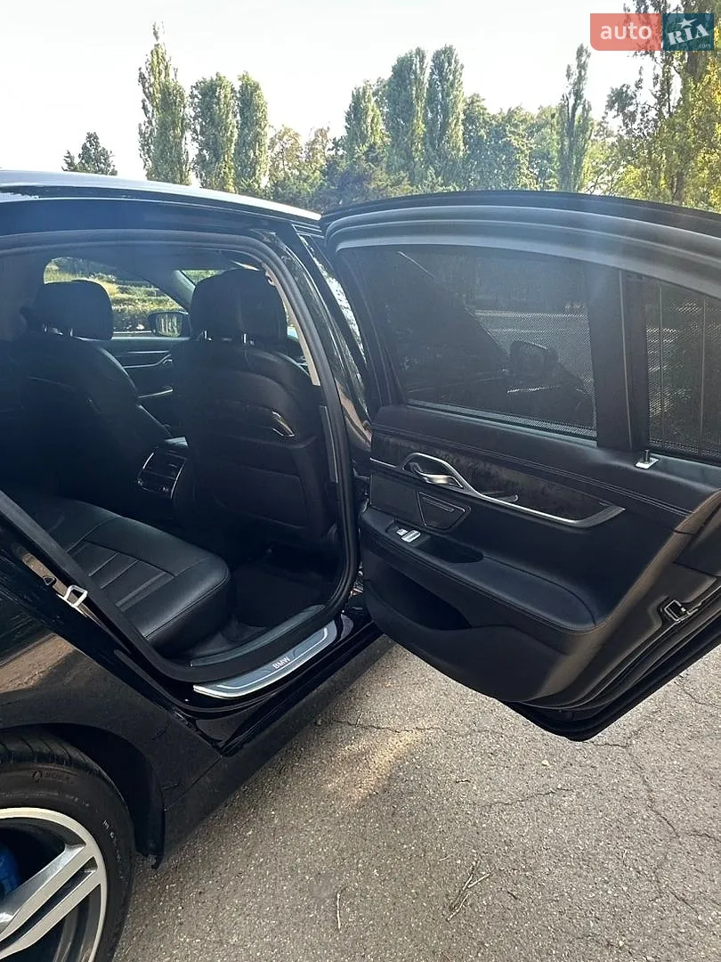 2017 BMW 7er - мініатюра 19