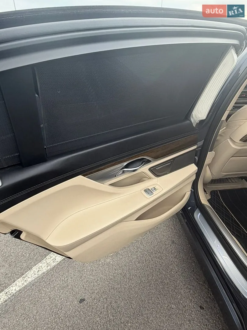 2016 BMW 7er - мініатюра 15